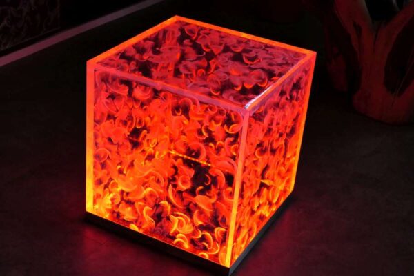 LED Beistelltisch / Sitzhocker "Le Grand Cube No. 2"